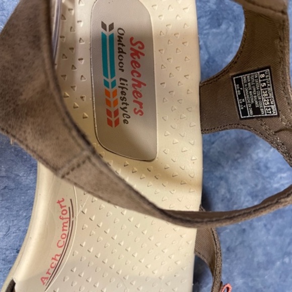 NEW Skechers Outdoor Lifestyle Sandals with Arch Support - Picture 3 of 3